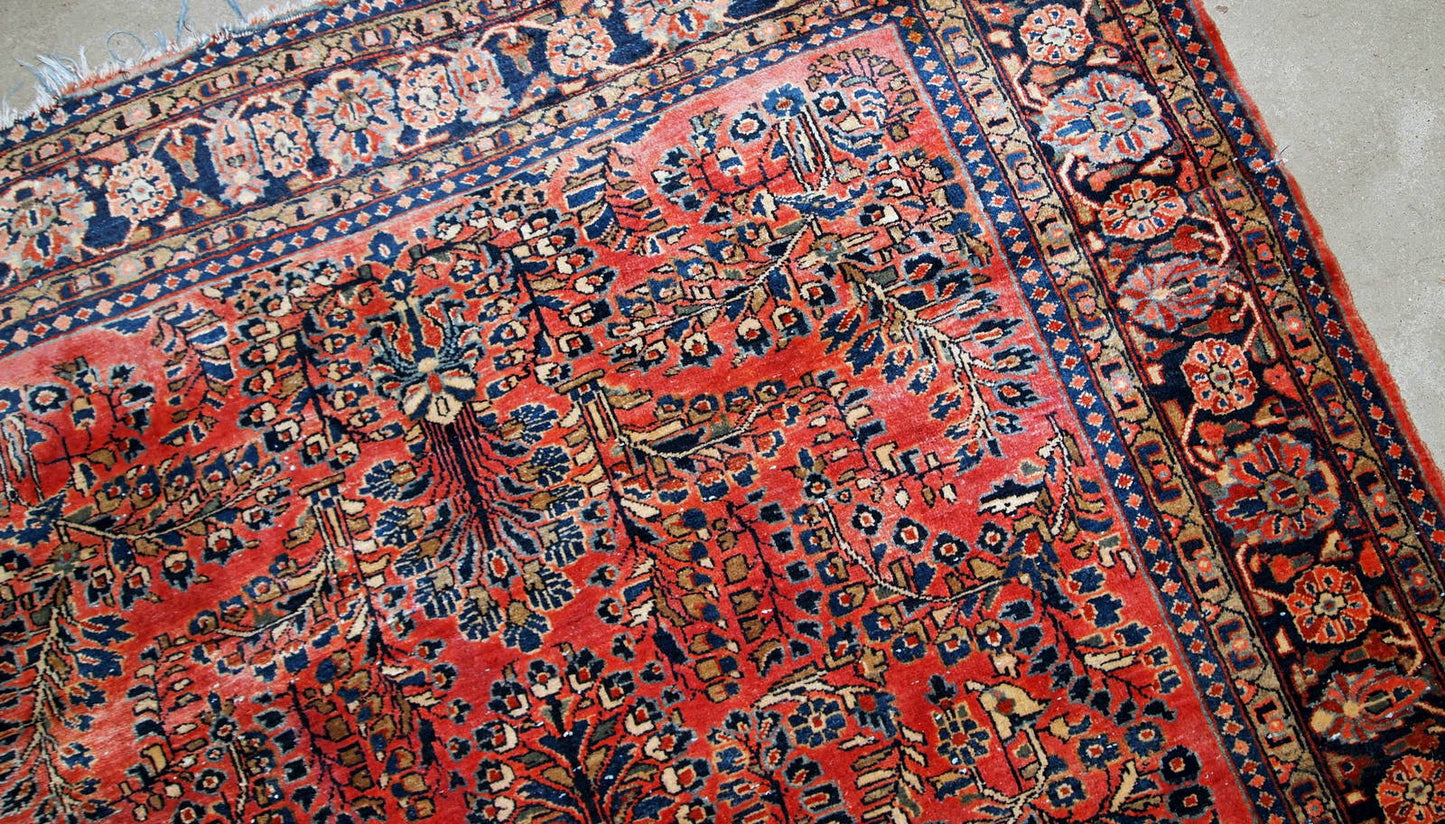 Handmade antique Persian Sarouk rug, 1920s