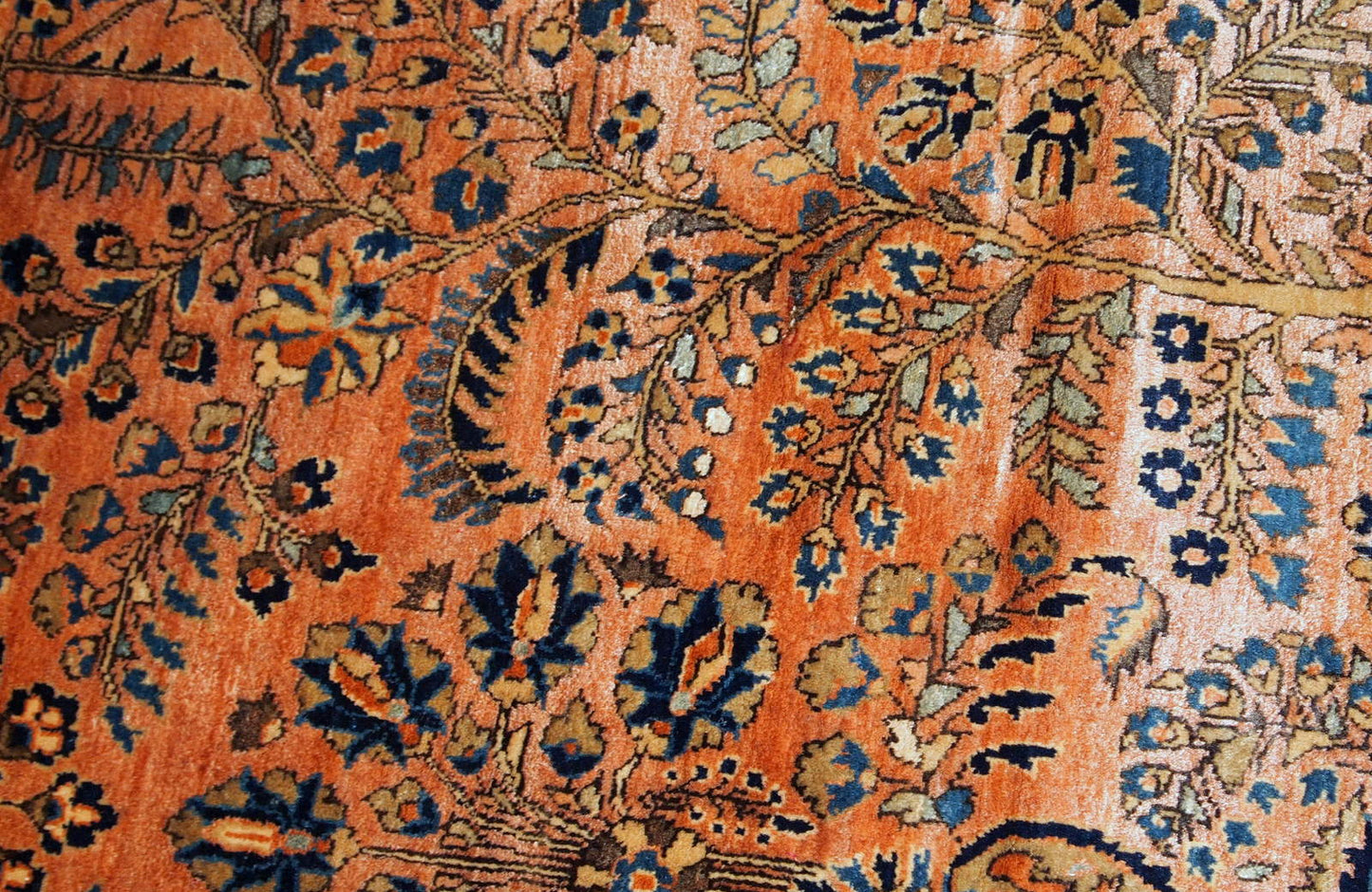 Handmade antique Persian Sarouk rug, 1920s