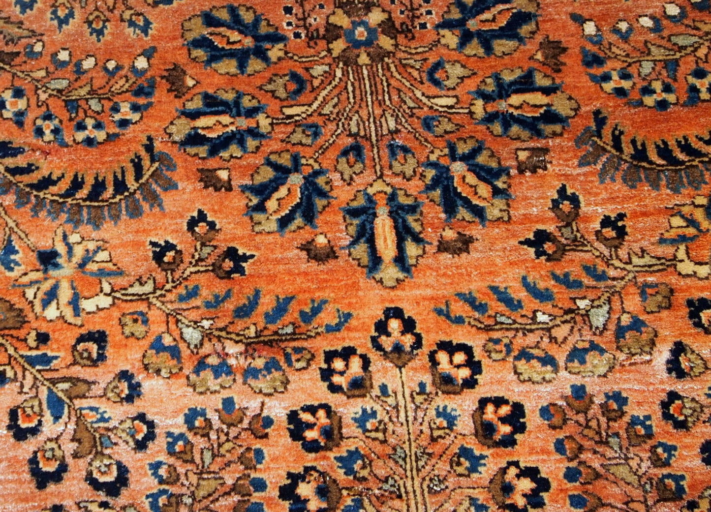 Handmade antique Persian Sarouk rug, 1920s
