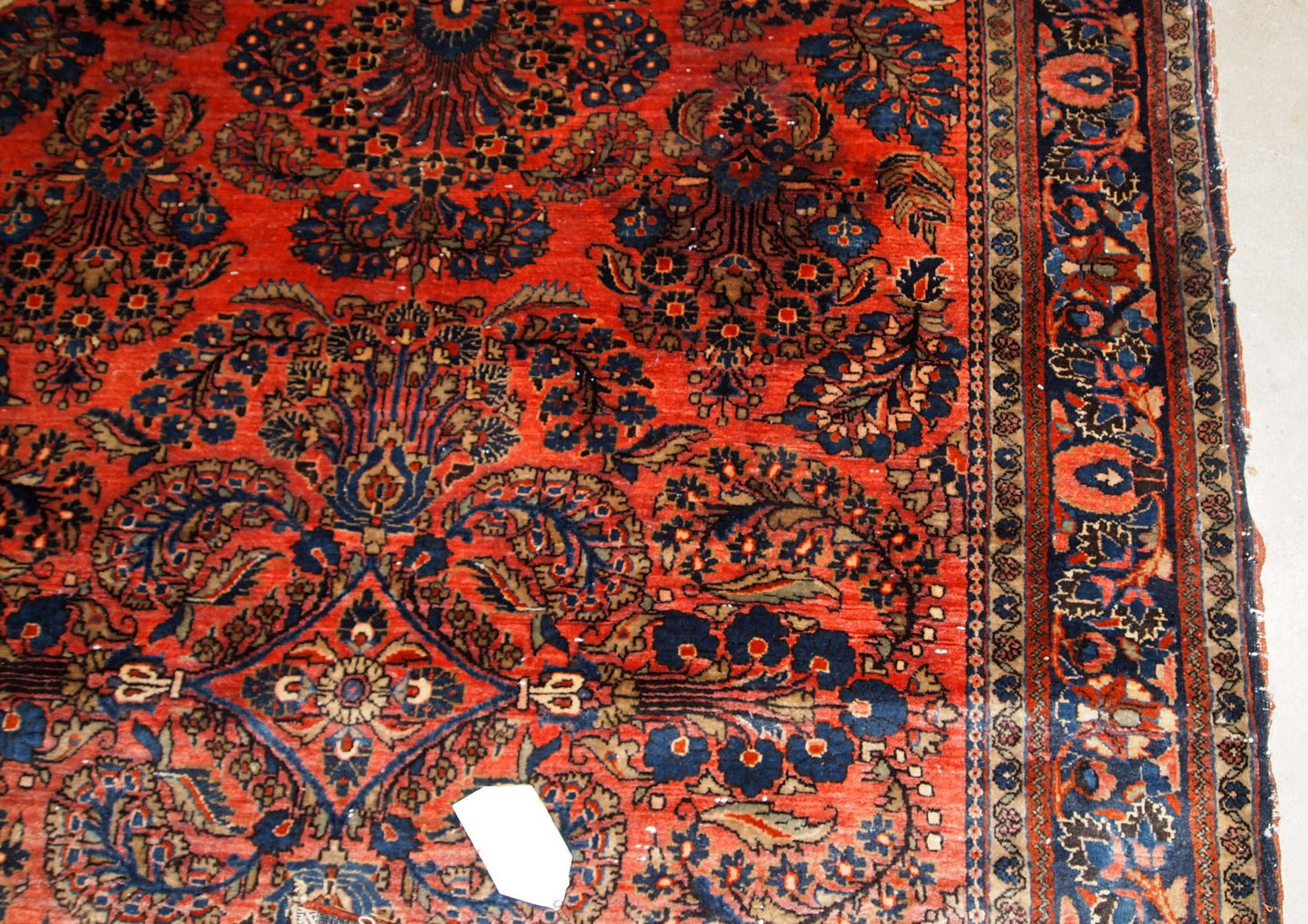Handmade antique Persian Sarouk rug, 1920s