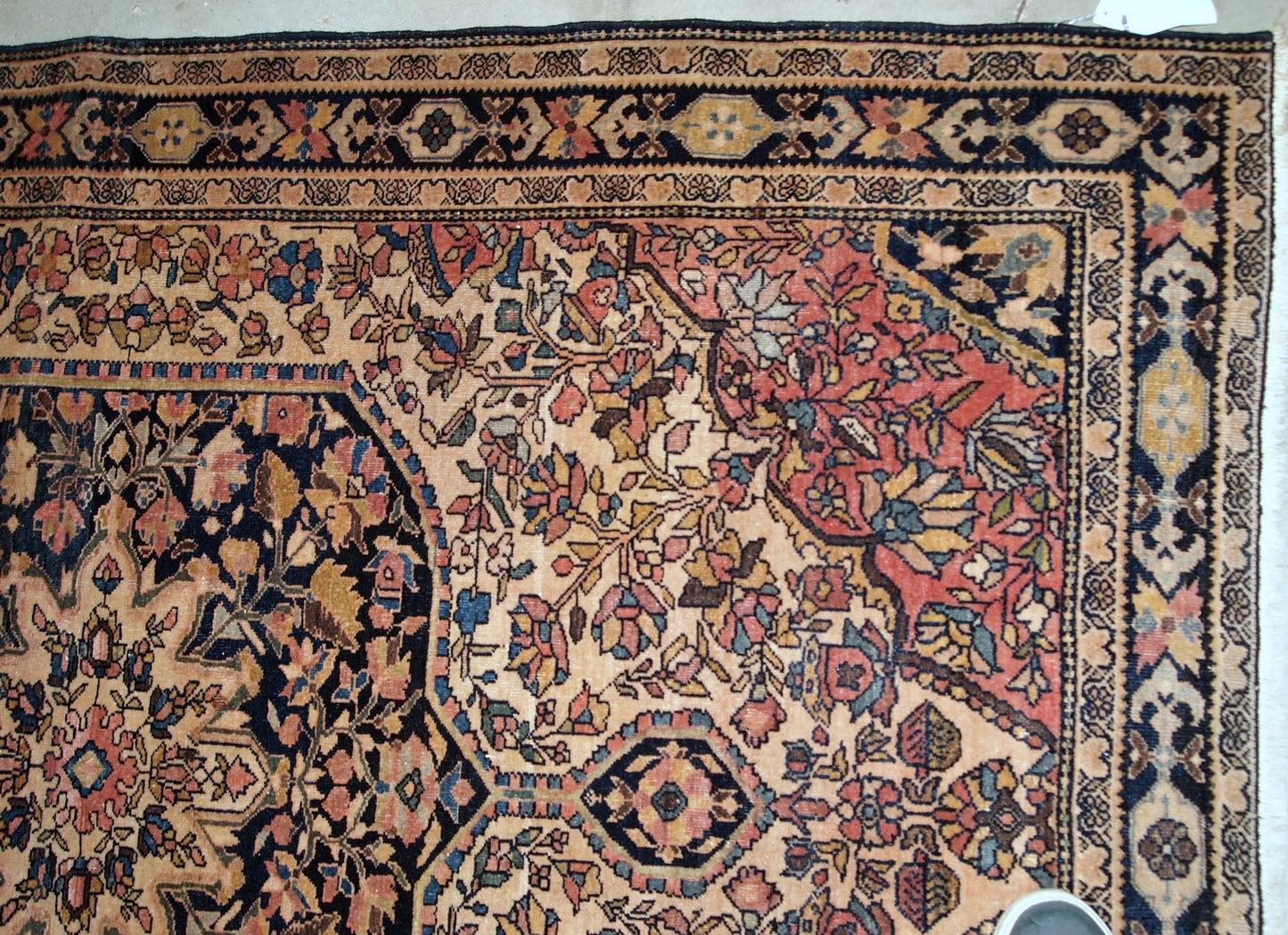 Handmade antique Persian Sarouk Farahan rug, 1900s