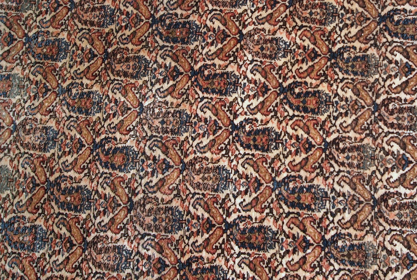 Handmade antique Farahan rug in original good condition. The rug has been made in the beginning of 20th century with all-over design.