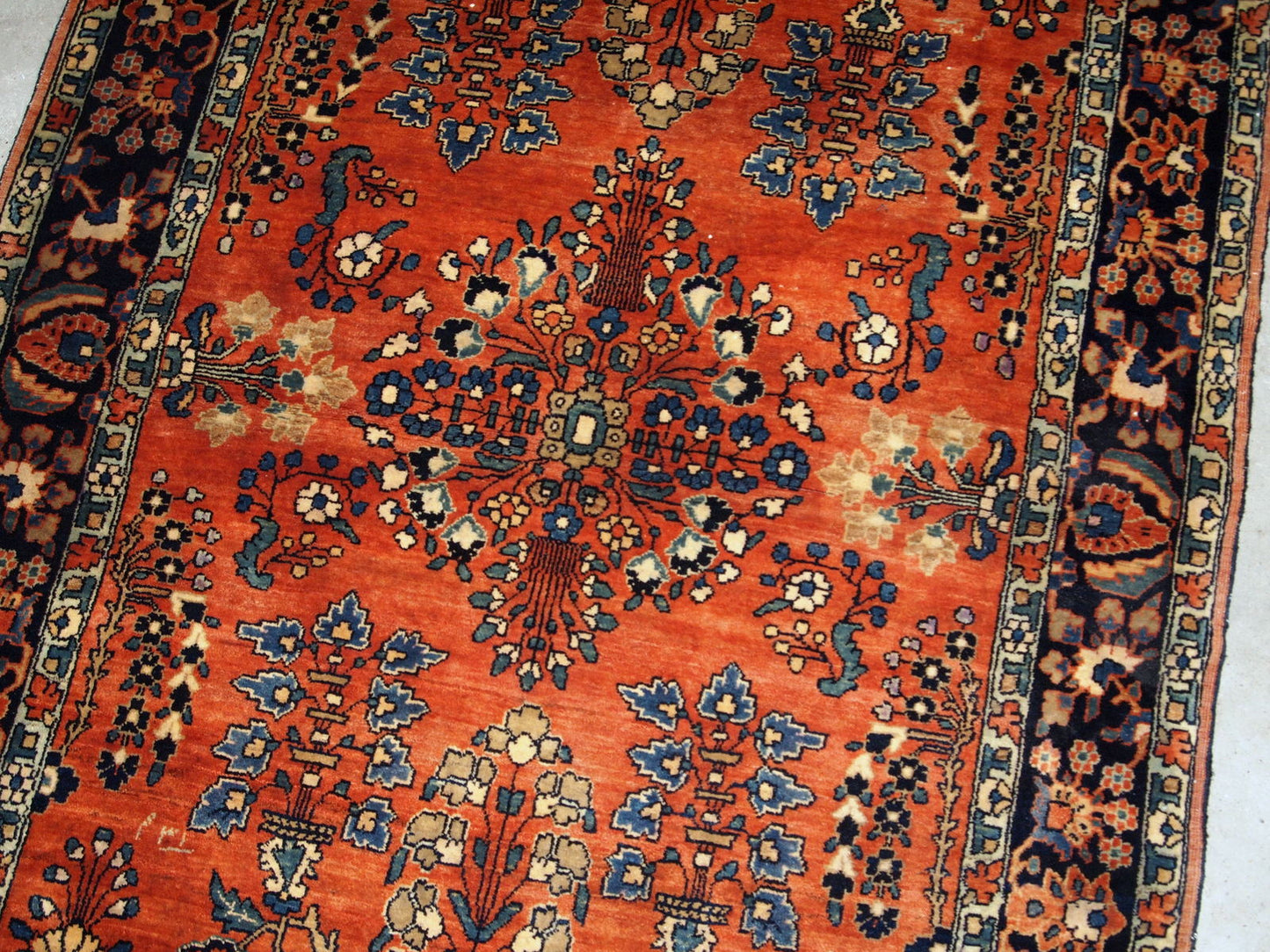 Handmade antique Persian Sarouk rug, 1900s