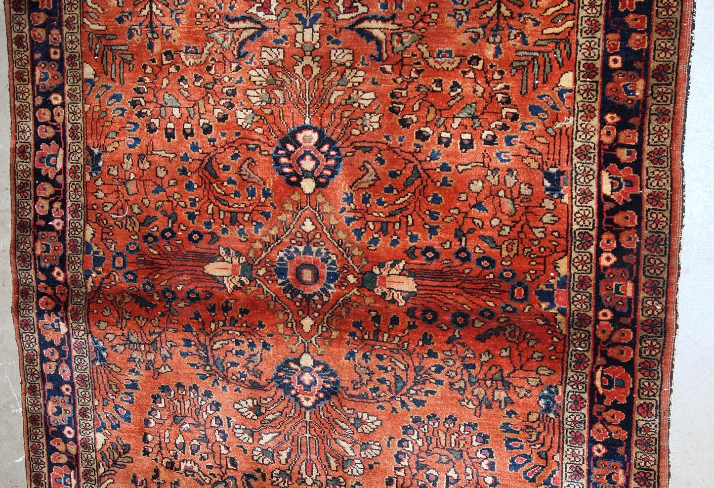 Handmade antique Persian Sarouk rug, 1920s
