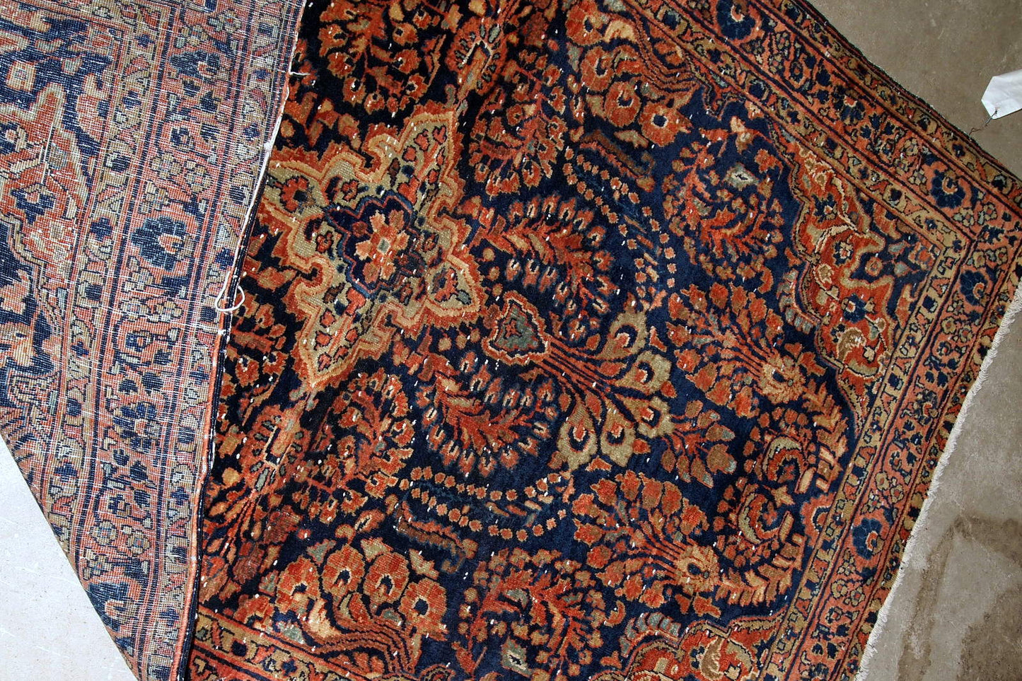 Handmade antique Persian Sarouk rug, 1920s
