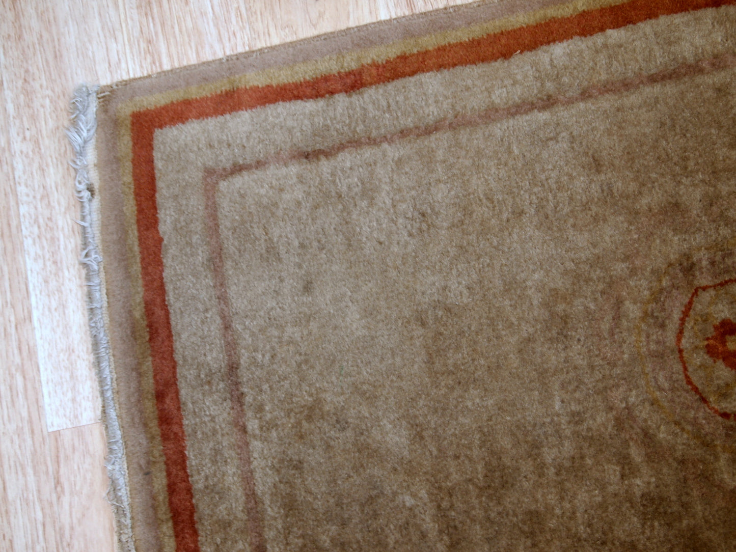 Handmade vintage Art Deco Chinese rug 1970s