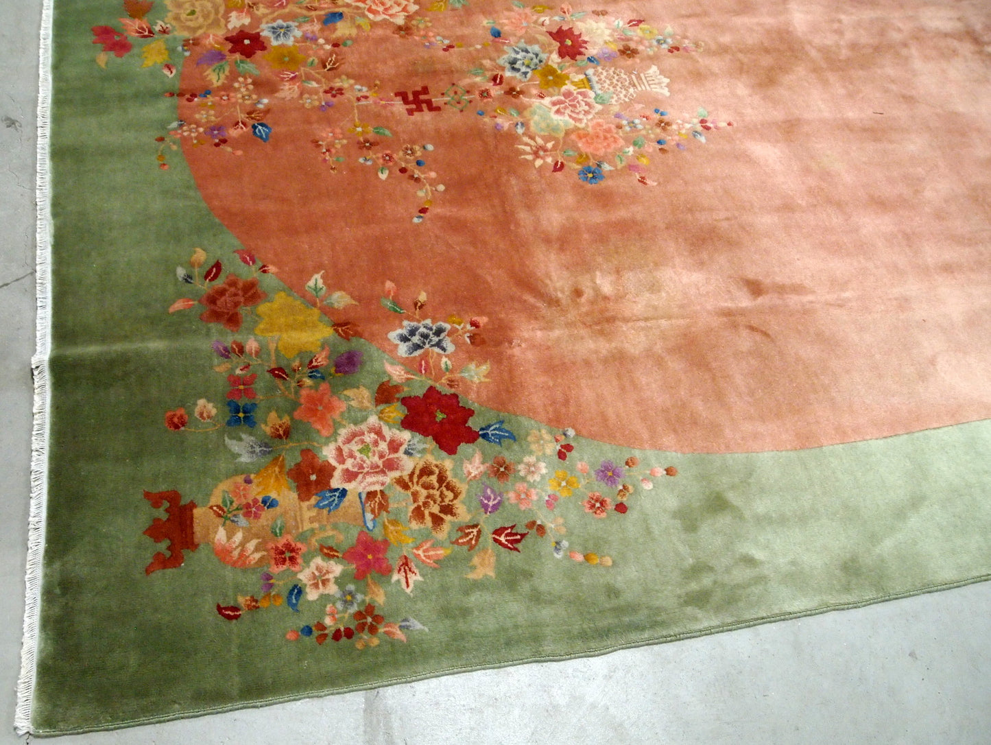 Handmade antique Art Deco Chinese rug 1920s
