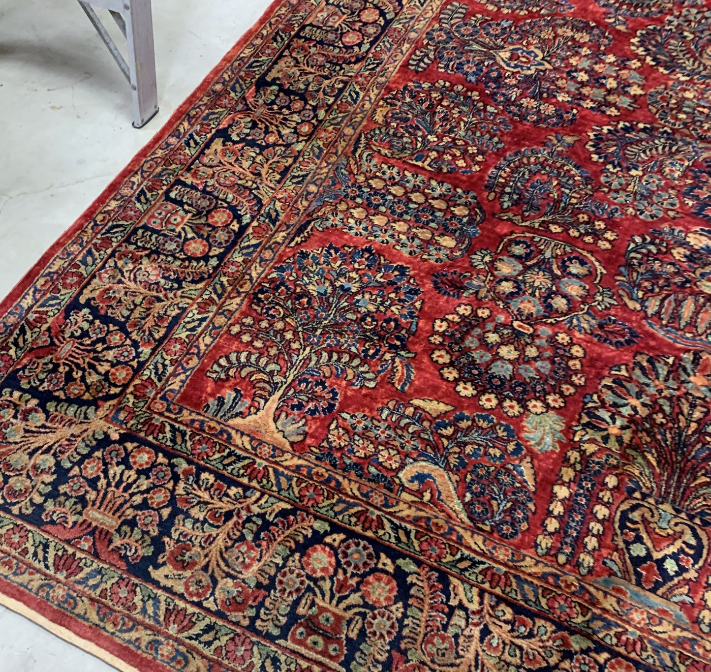 Handmade antique Persian Sarouk rug 1920s