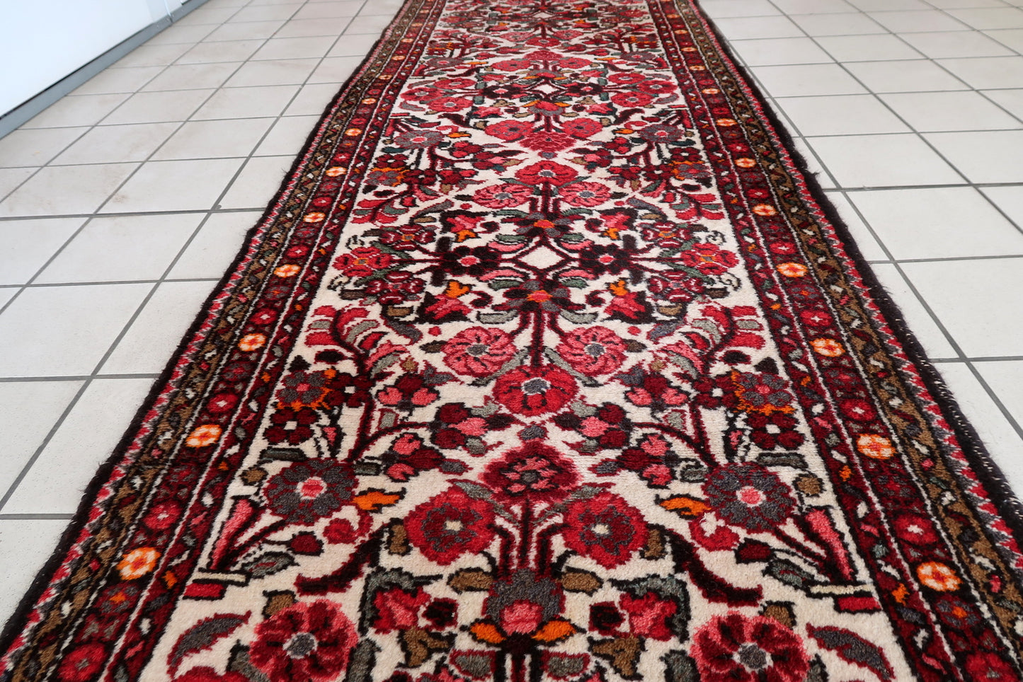 Coureur persan Malayer ancien fait main 2,8' x 8,8' (87cm x 270cm) années 1930 - 1C1006