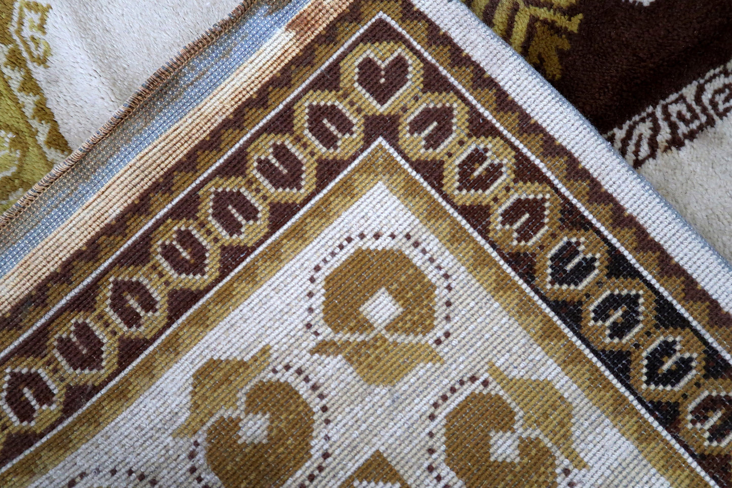 Tapis Savonnerie français vintage 242cm x 349cm (7,9' x 11,4') années 1950 - 1C1014