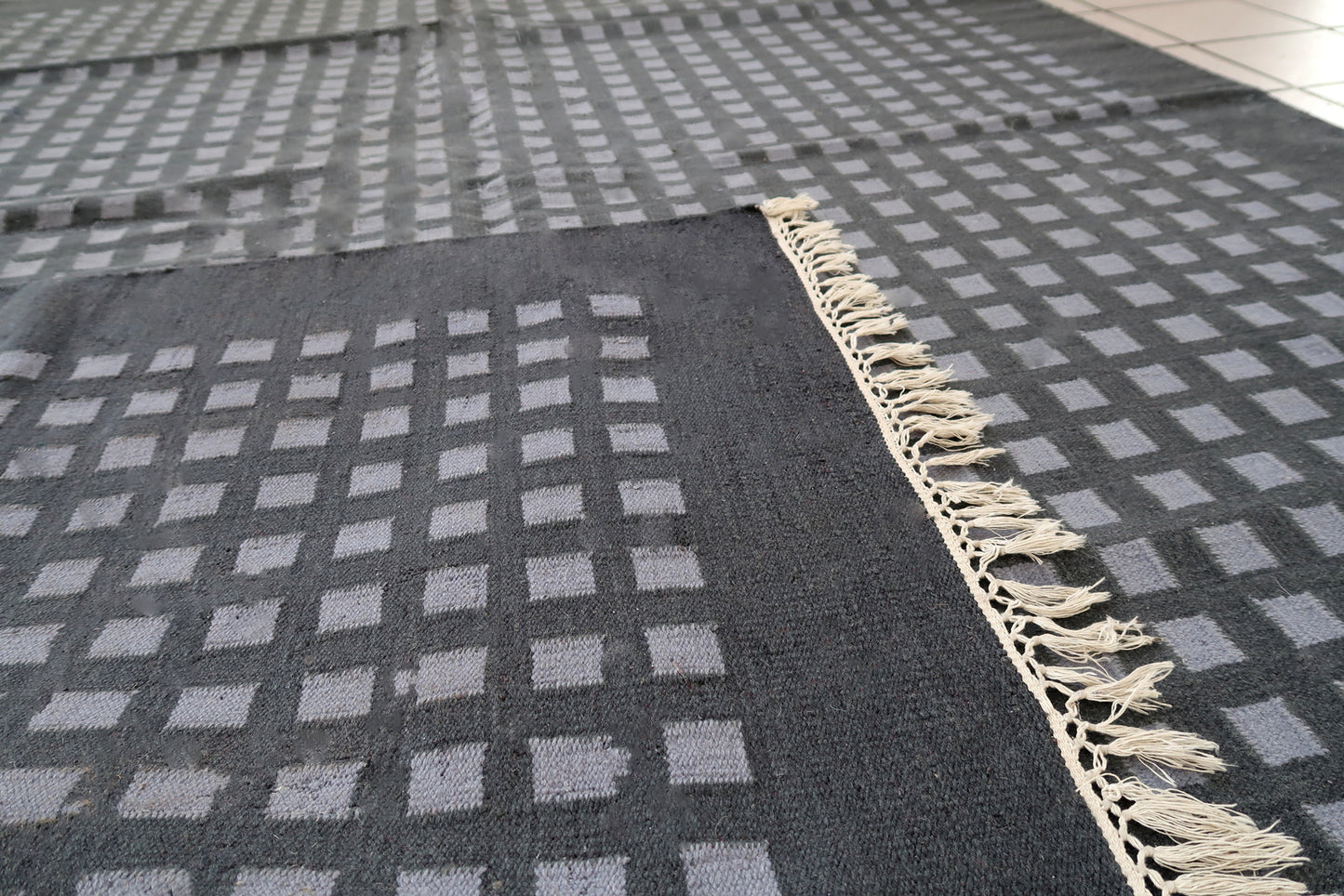 Handmade vintage Persian Ardabil kilim in geometric design. The rug is from the end of 20th century in original condition, it has some signs of age.