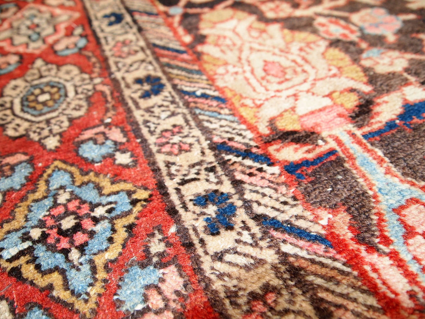 Handmade antique Persian Bidjar rug 4.4' x 6.6' (134cm x 202cm) 1930s - 1C289 - One Royal Art