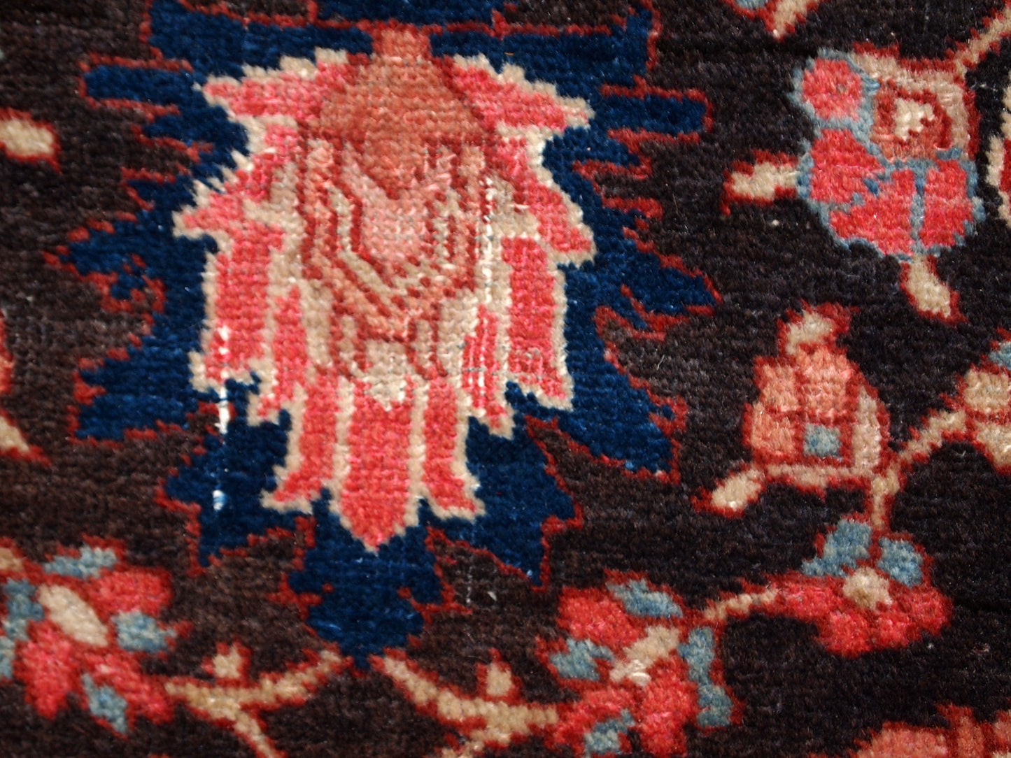 Handmade antique Persian Bidjar rug 4.4' x 6.6' (134cm x 202cm) 1930s - 1C289