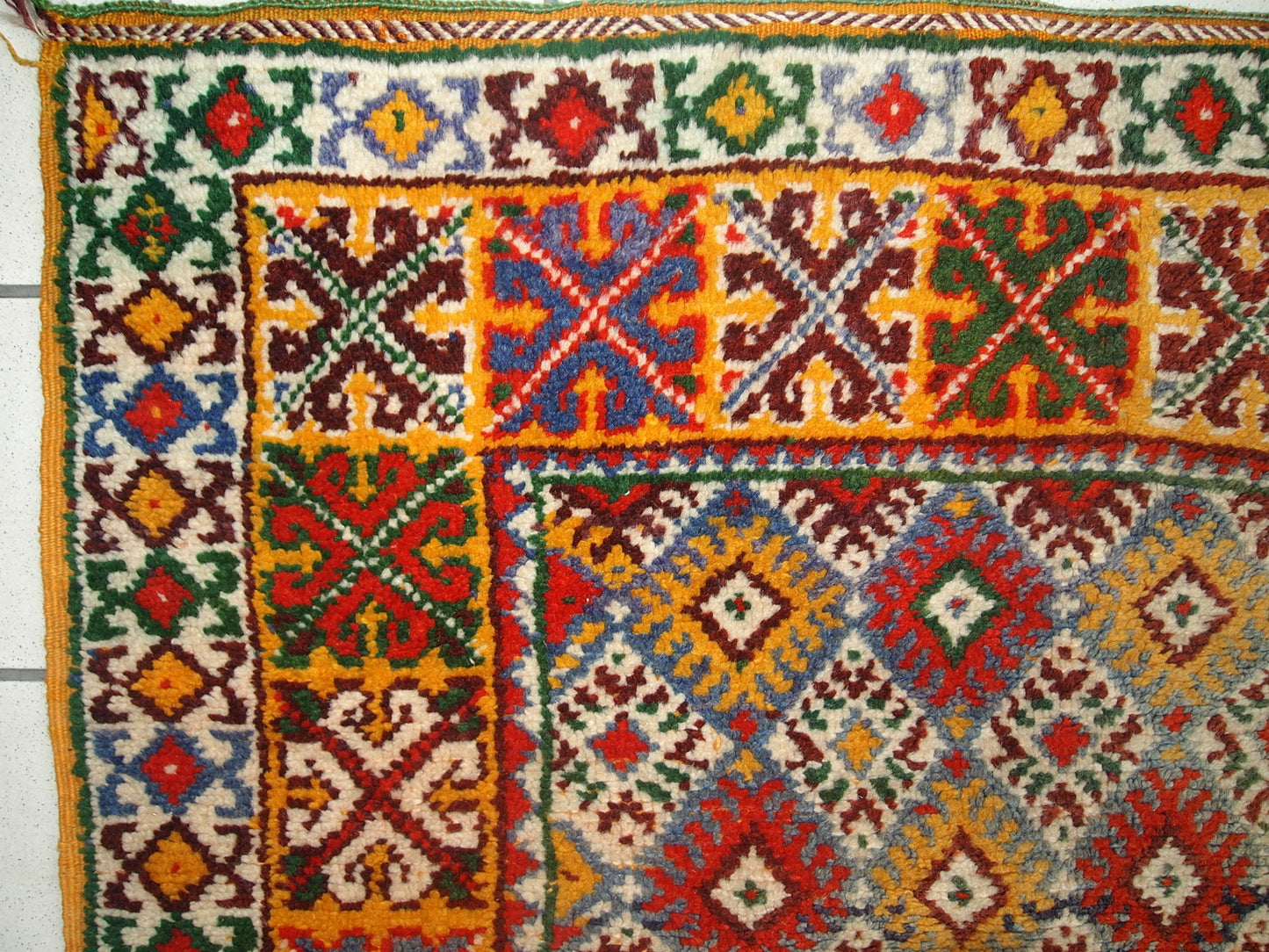Handmade antique Moroccan Berber rug 3.2' x 5.5' (99cm x 168cm) 1900 - 1C292 - One Royal Art