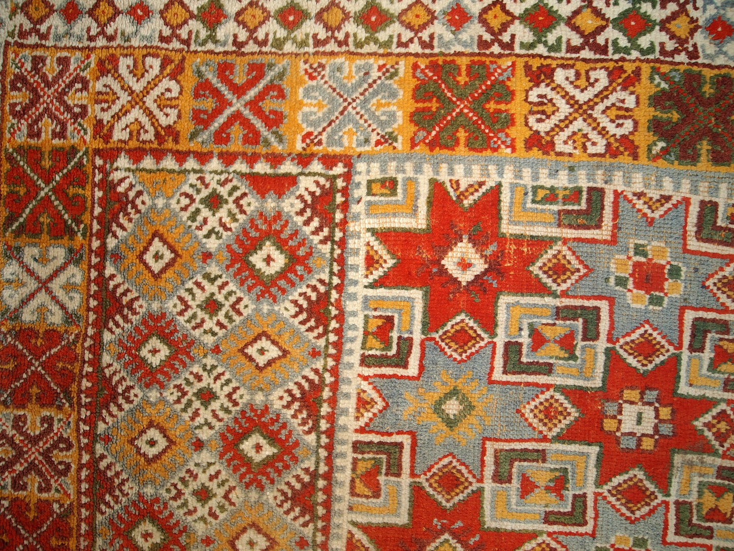 Handmade antique Moroccan Berber rug 3.2' x 5.5' (99cm x 168cm) 1900 - 1C292 - One Royal Art