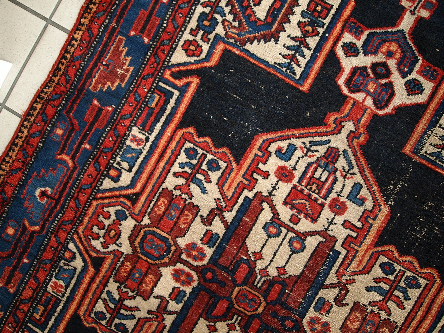 Handmade antique Persian Hamadan rug 3.9' x 5.9' (120cm x 180cm) 1920s - 1C321