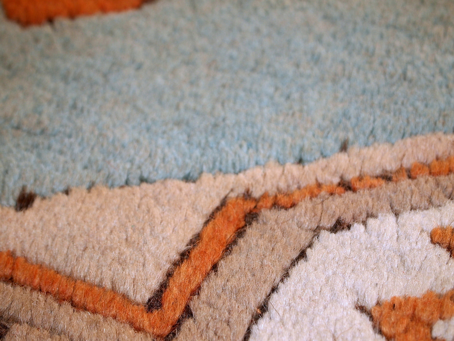 Handmade vintage Caucasian Kazak rug 4.2' x 5.6' (130cm x 170cm) 1970s - 1C324