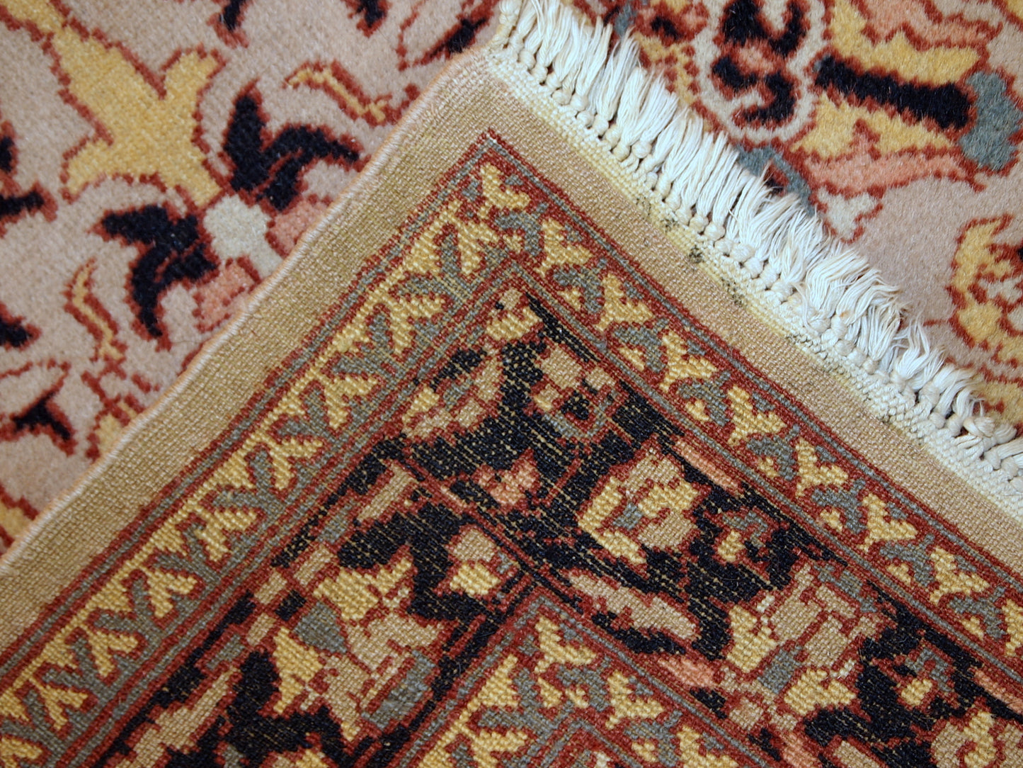 Handmade vintage Pakistani Lahore rug 3,1' x 5' (95cm x 154cm) 1970s - 1C350 - One Royal Art