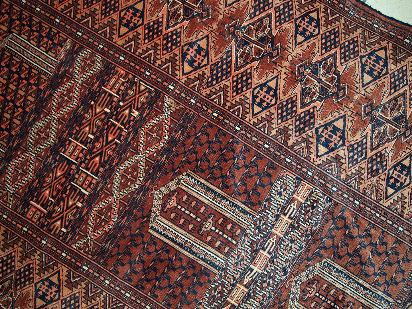 Semi-antique Turkmen Hachli prayer handmade rug in original good condition. The rug has fine weave and it is very thin. The rug is in burgundy, pink, navy blue and white shades.