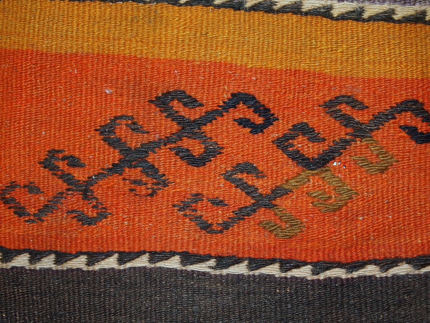 Handmade vintage Persian Sumak kilim 2,3' x 4.3' (70cm x 132cm) 1940s - 1C608