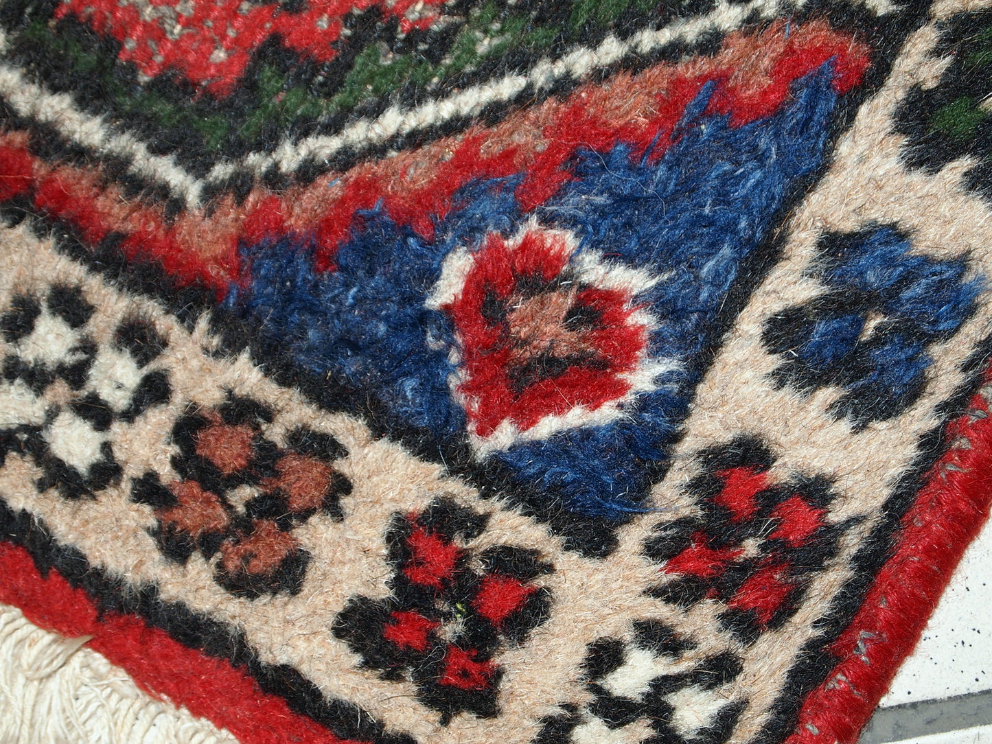 Vintage handmade Persian Hamadan mat from the end of 20th century. It is in original condition, some low pile.