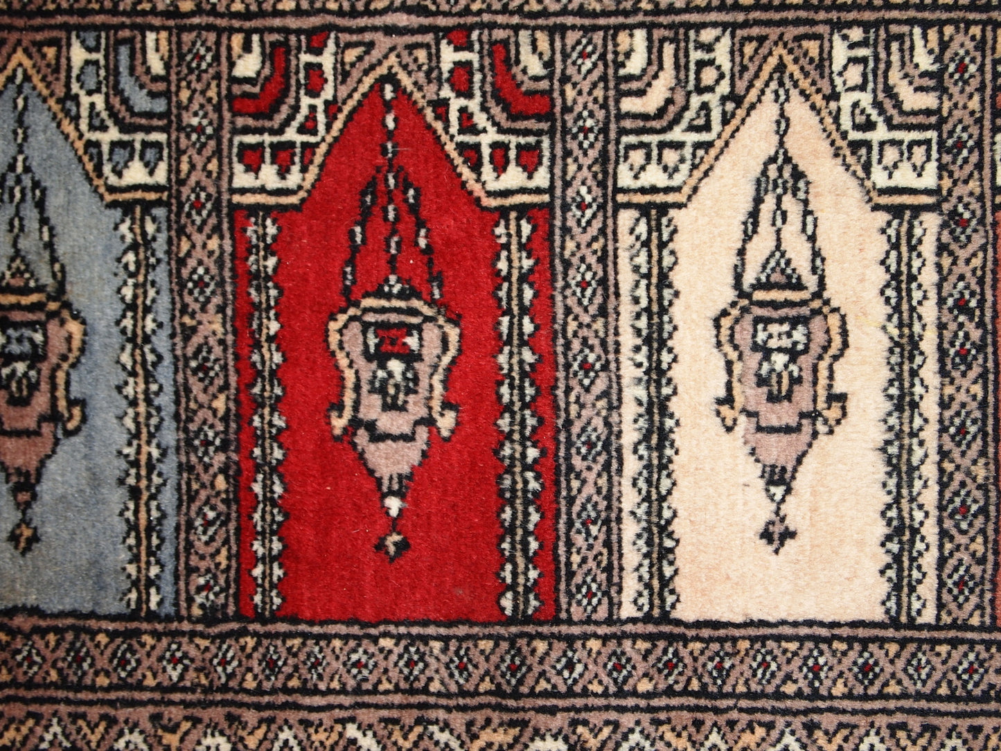 Handmade vintage small rug from Uzbekistan for praying. It is in original good condition from the end of 20th century.
