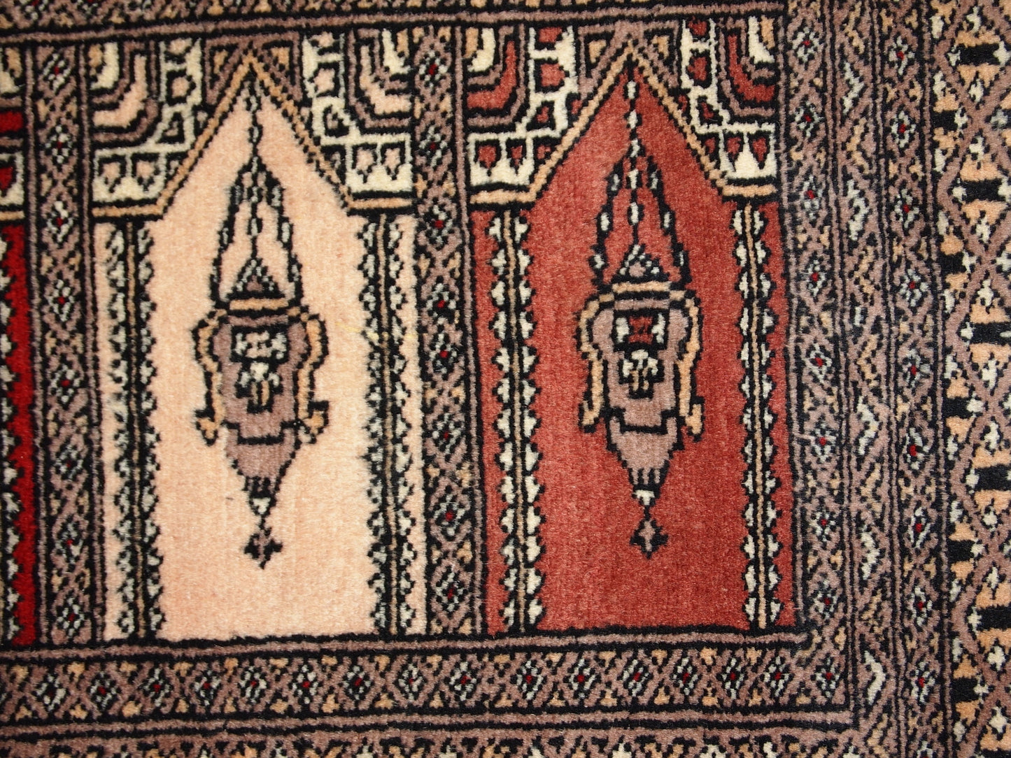 Handmade vintage small rug from Uzbekistan for praying. It is in original good condition from the end of 20th century.