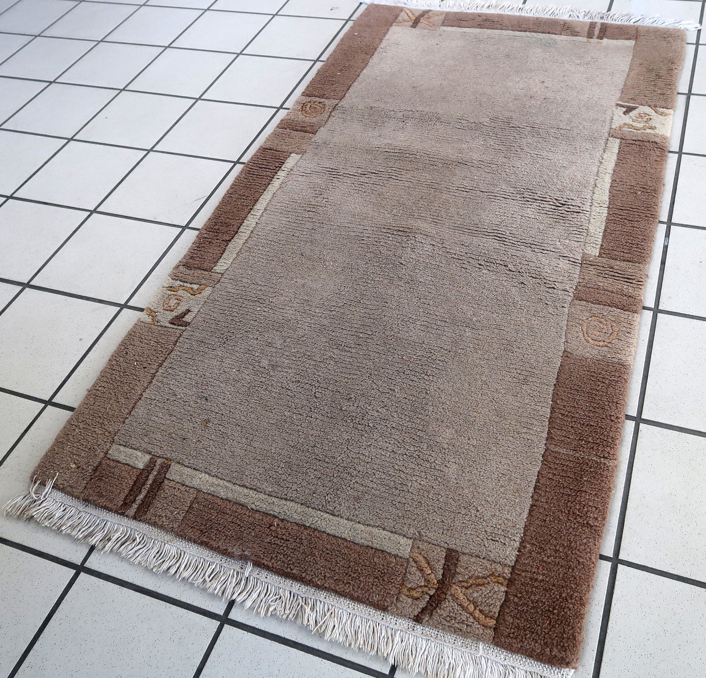 Handmade vintage Tibetan Khaden rug in original good condition. The rug has been made in Nepal, it is from circa1970s.