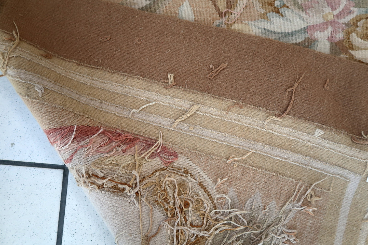 Handmade vintage French Aubusson rug 8.7' x 12' (266cm x 367cm), 1970s - 1C838