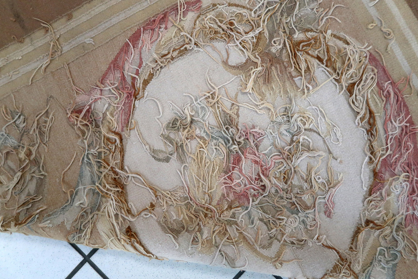 Handmade vintage French Aubusson rug 8.7' x 12' (266cm x 367cm), 1970s - 1C838