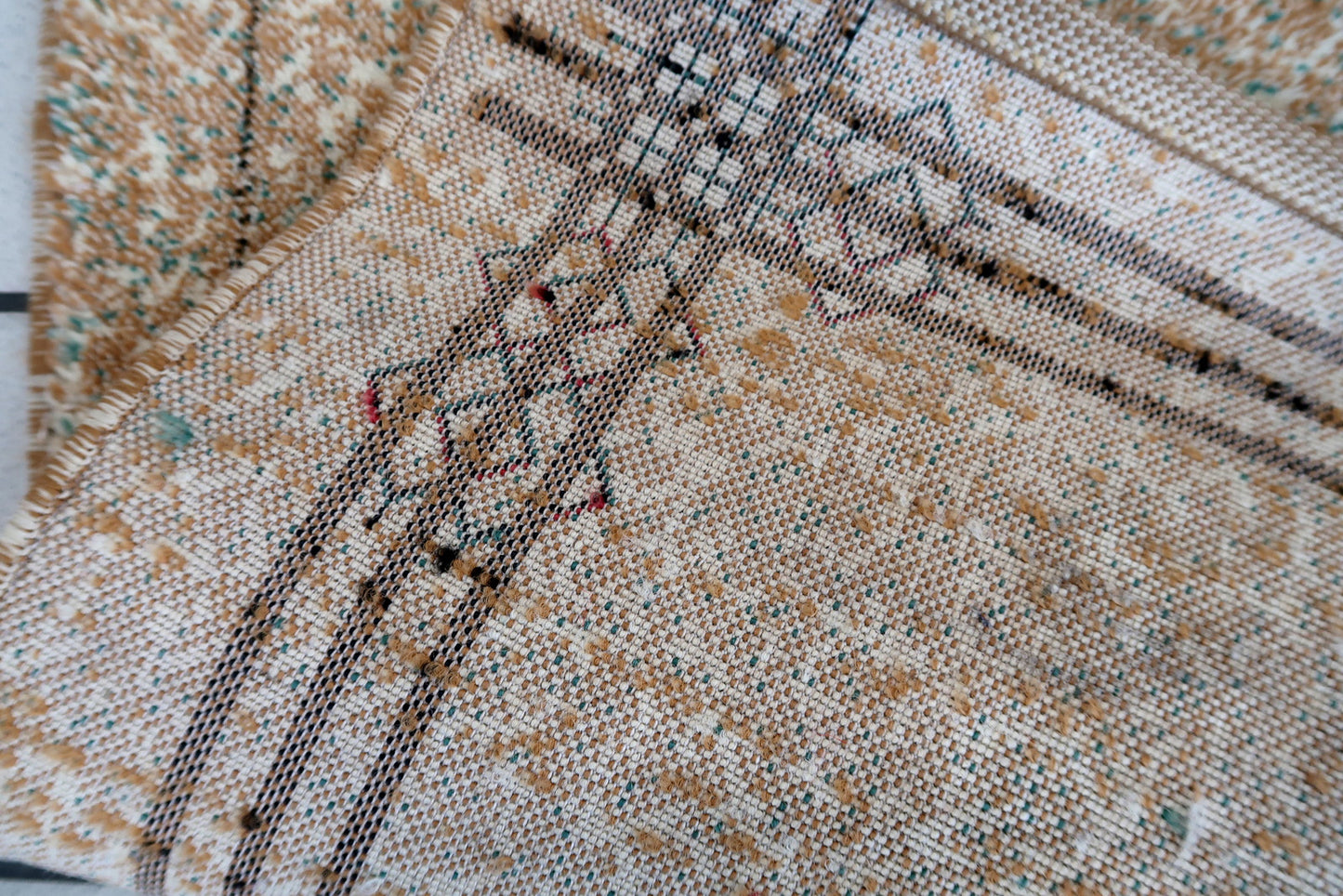 Vintage Turkish Modern rug 3.9' x 5.7' (119cm x 175cm) 1970s - 1C898