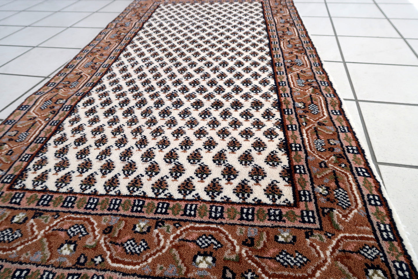 Tapis Seraband indien vintage fait main 73 cm x 140 cm (2'4" x 4'5") années 1970 - 1C903