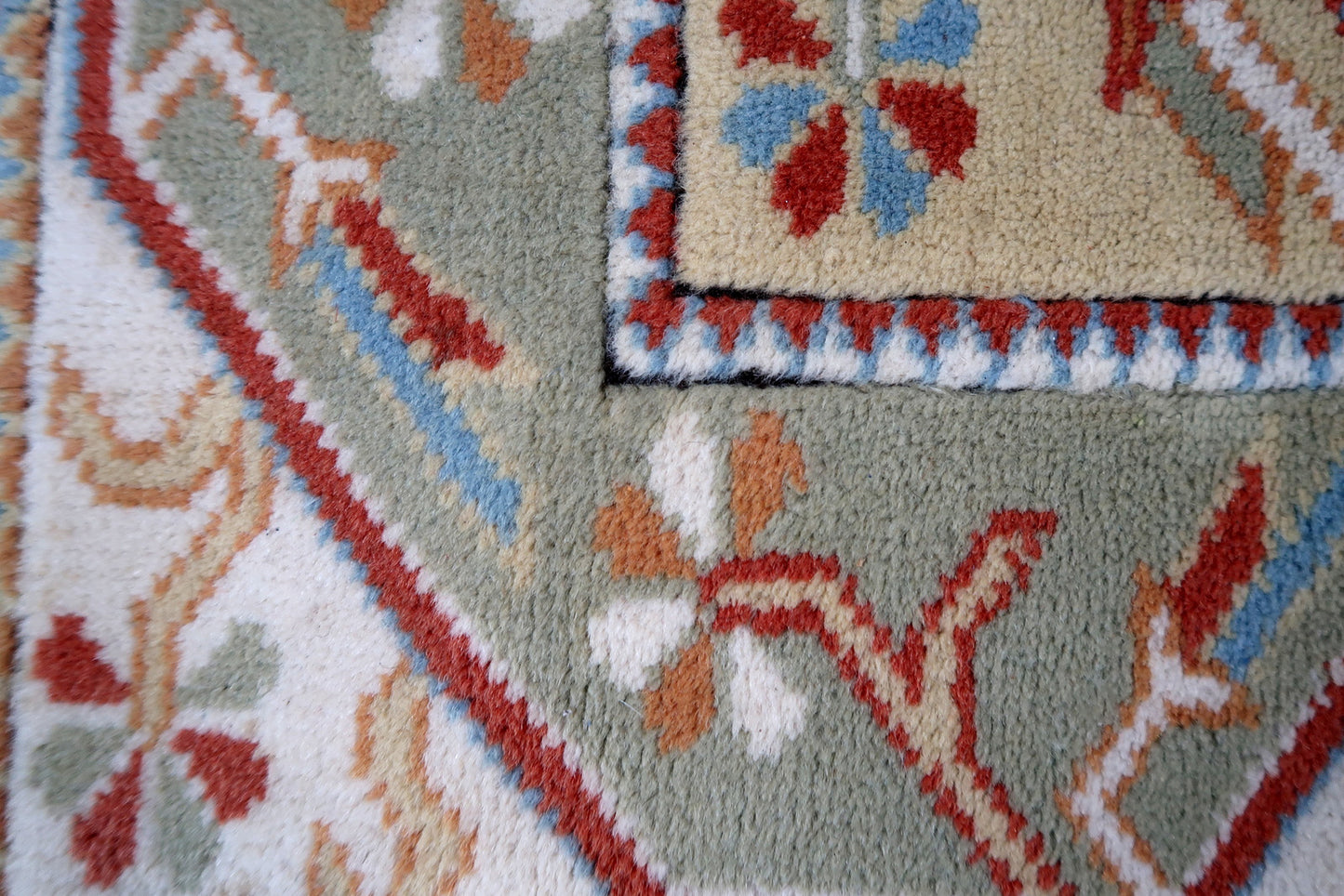 Handmade vintage Turkish Kars rug in wool. The rug is from the end of 20th century in original good condition.