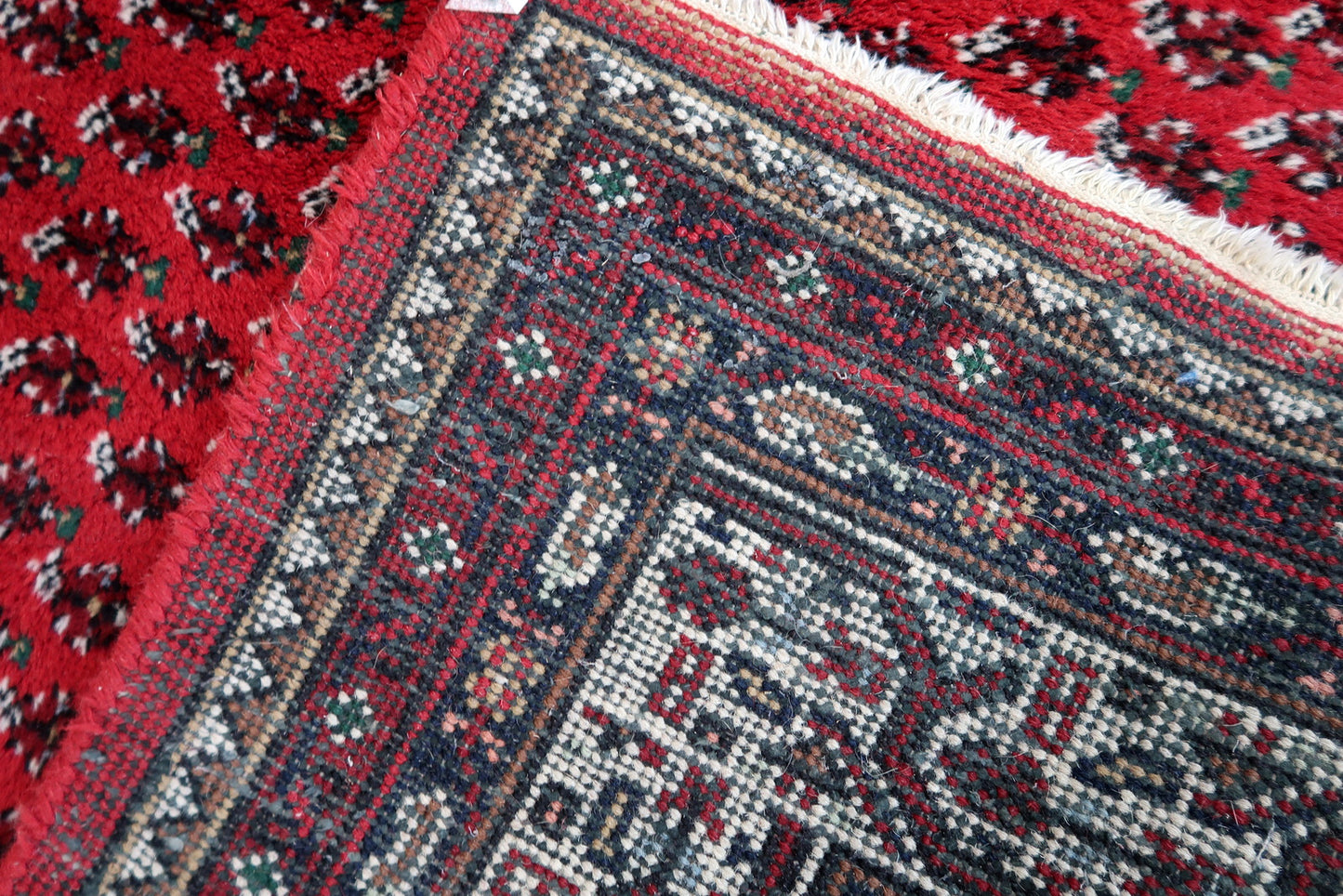 Handmade vintage Indian Seraband rug 5.7' x 7.8' (174cm x 240cm) 1970s - 1C930