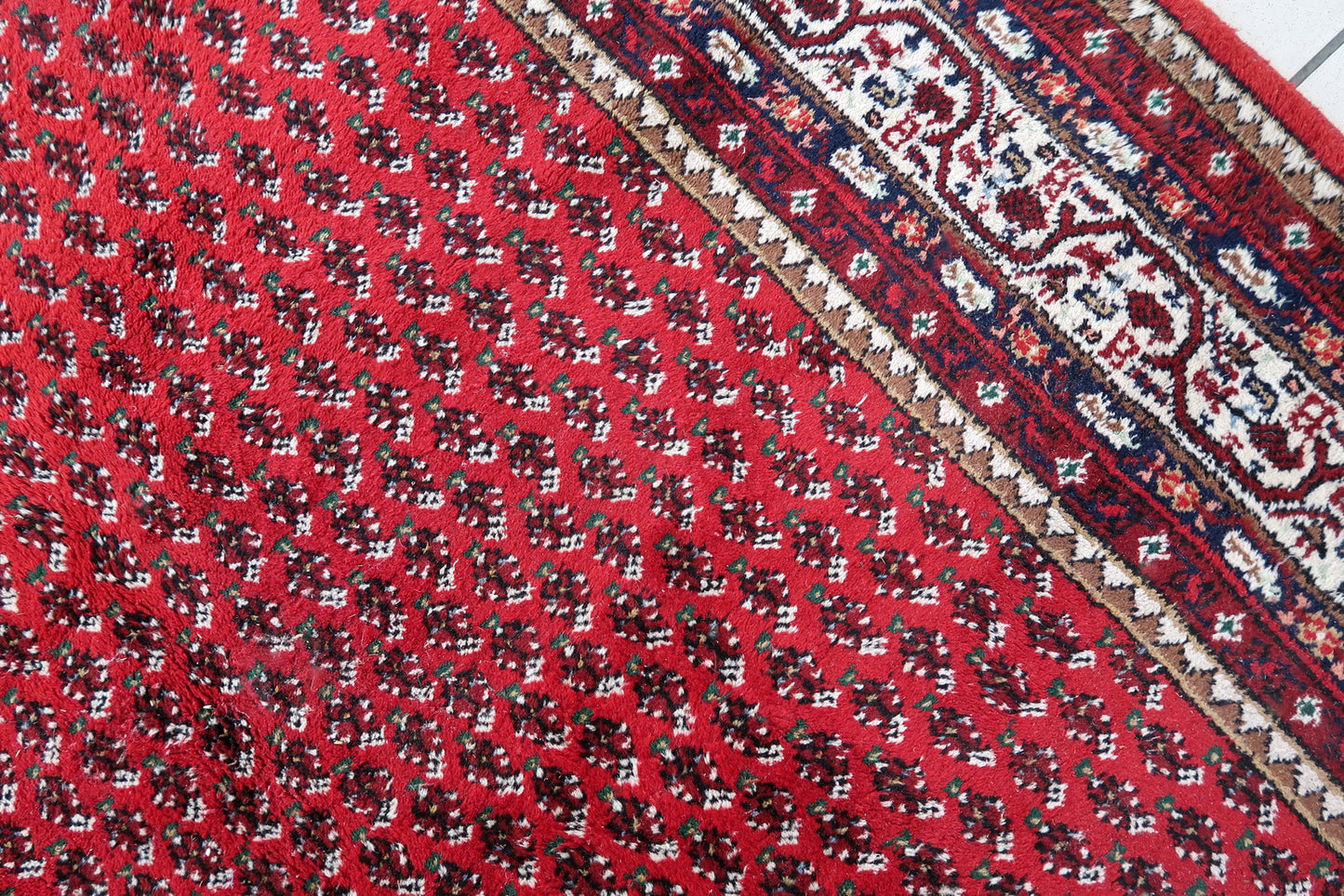 Handmade vintage Indian Seraband rug 1970s