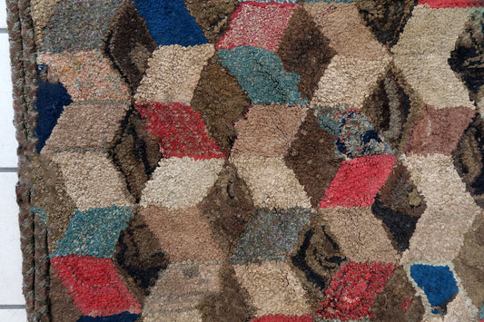 Handmade antique American Hooked rug 1880s