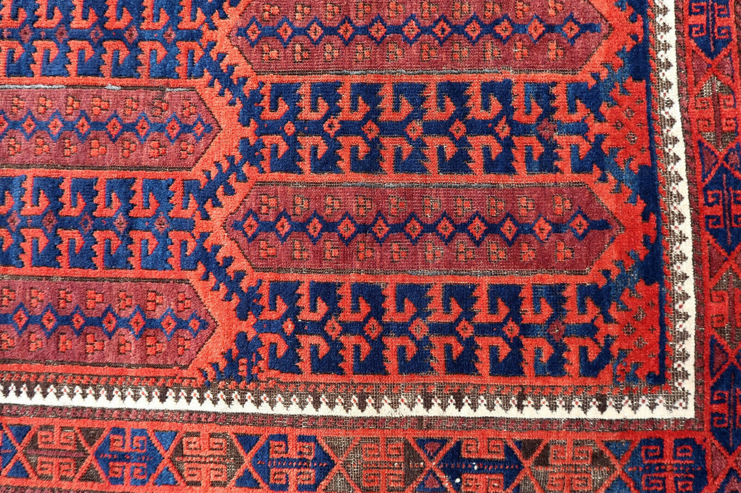 Handmade antique Afghan Baluch rug 2.9' x 5.3' (90cm x 163cm) 1900s - 1P29