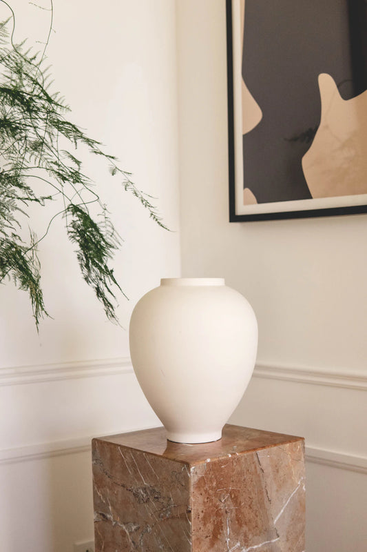 Transform Your Space with Vintage Vases A How-To Guide