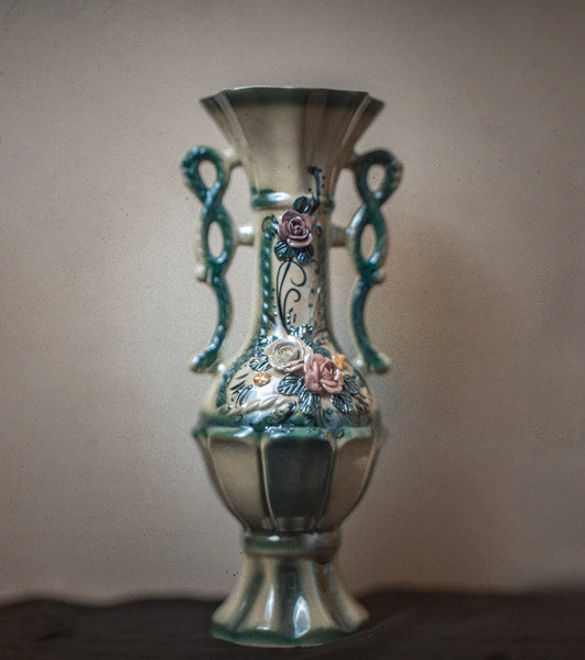 The Charm of Vintage Vases Add Character to Your Decor