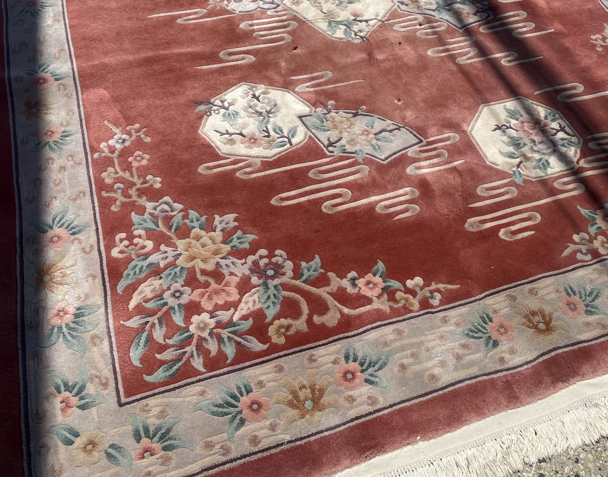 Close view of corner bouquet, small border blossoms, pale fringe and scattered field wear