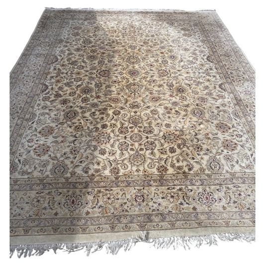 Indian wool rug 1B1016 with ivory all-over floral field and coordinating borders