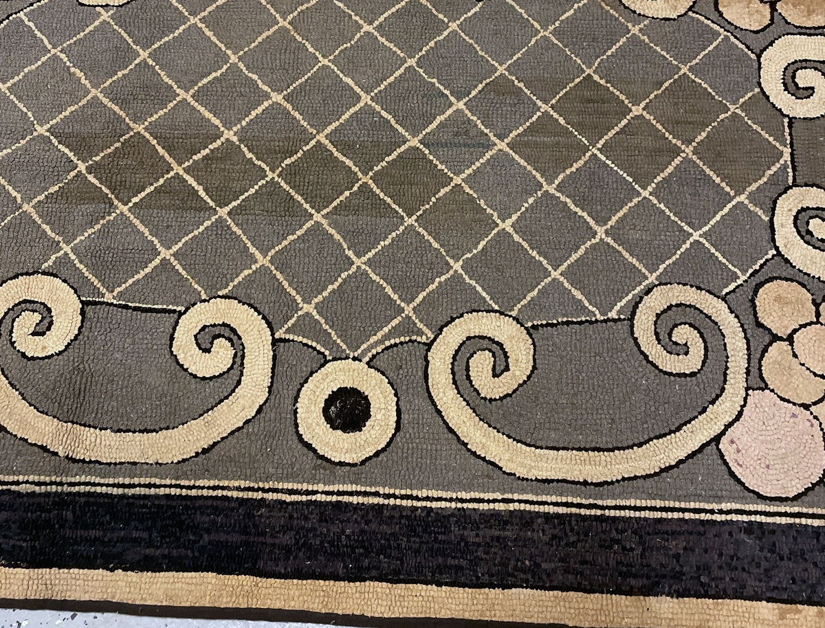 Horizontal rug view showing the lattice centre, scrolling frame and cream outer band.