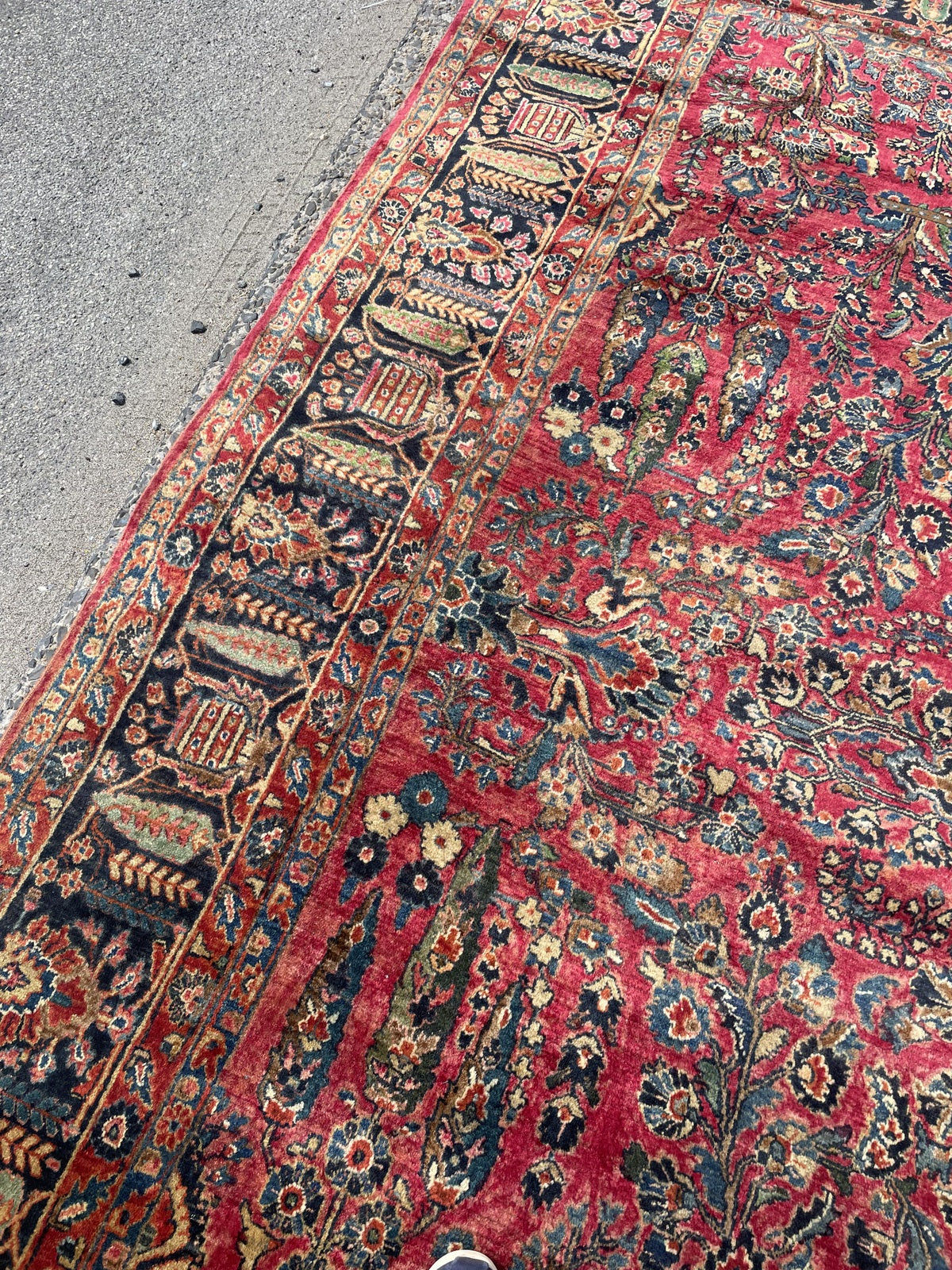 Vintage Persian Sarouk rug corner detail, showcasing craftsmanship and patina