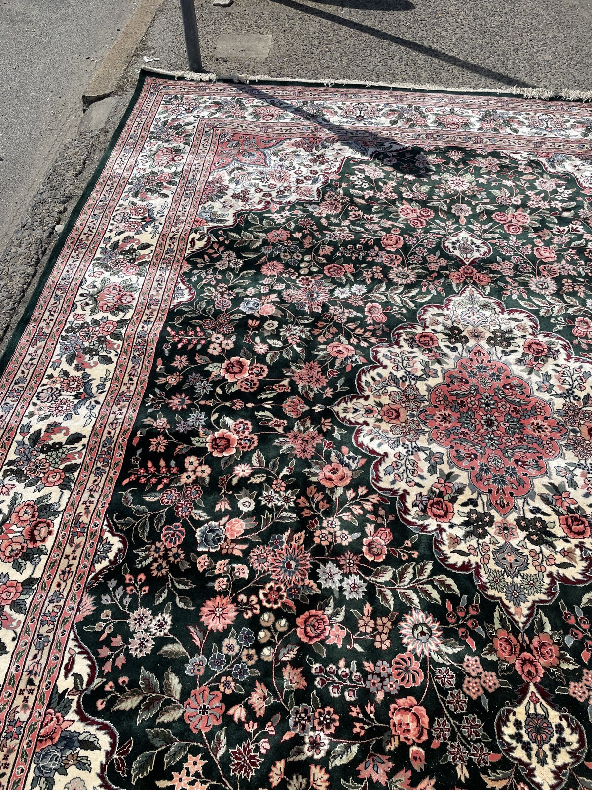 Hand-knotted Chinese silk rug, elegant floral medallion with ivory accents