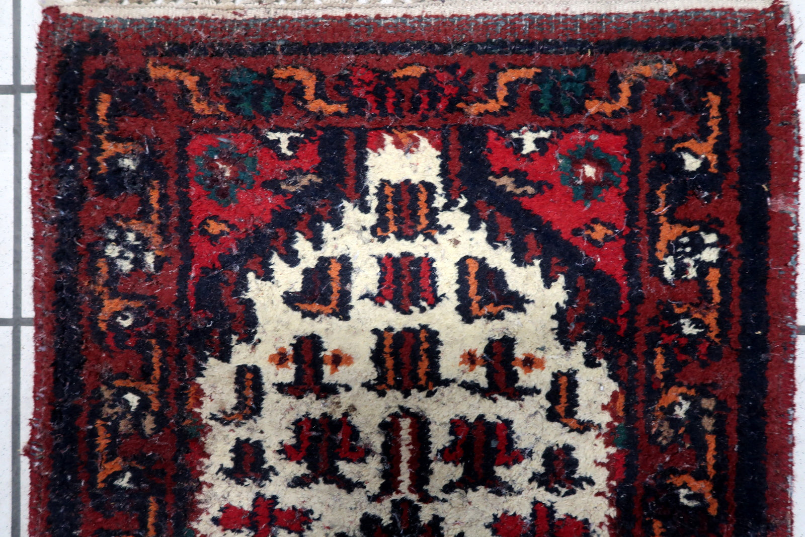 Intricate Rug Details - Vintage Persian-Style Hamadan