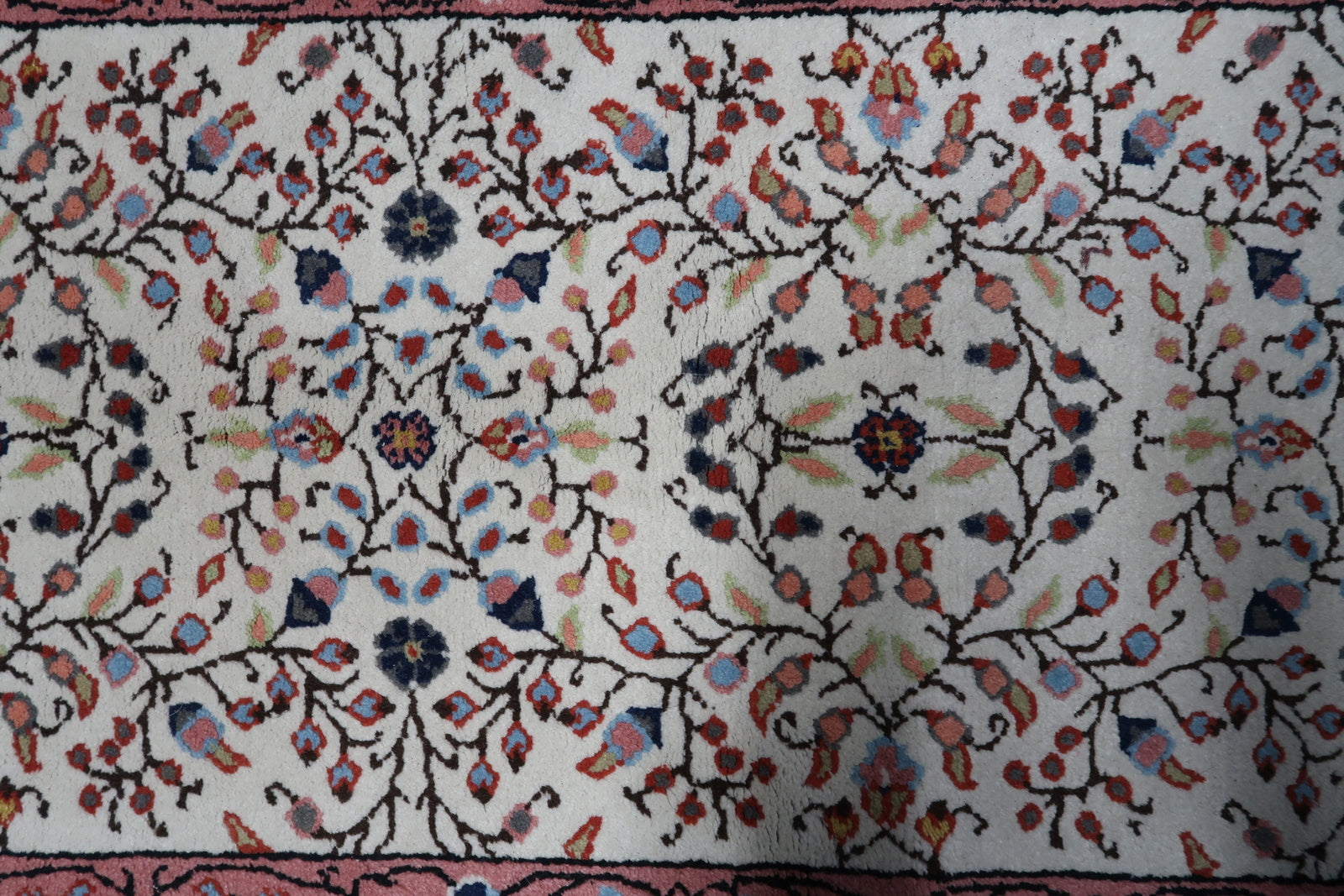 Vintage Indian Agra Rug - Secrets of Craftsmanship