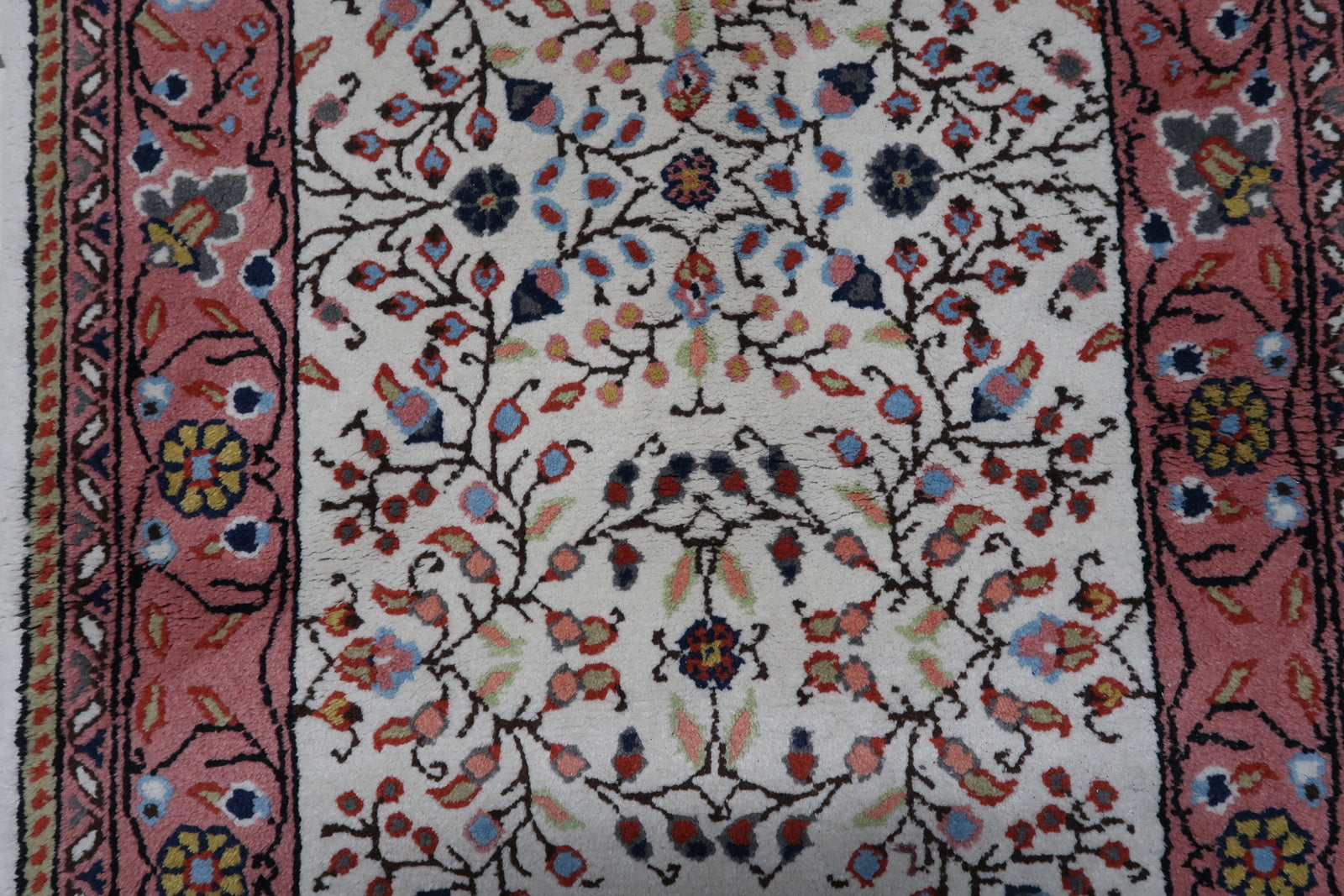 Vintage Indian Agra Rug - Tracing Artistry in Detail
