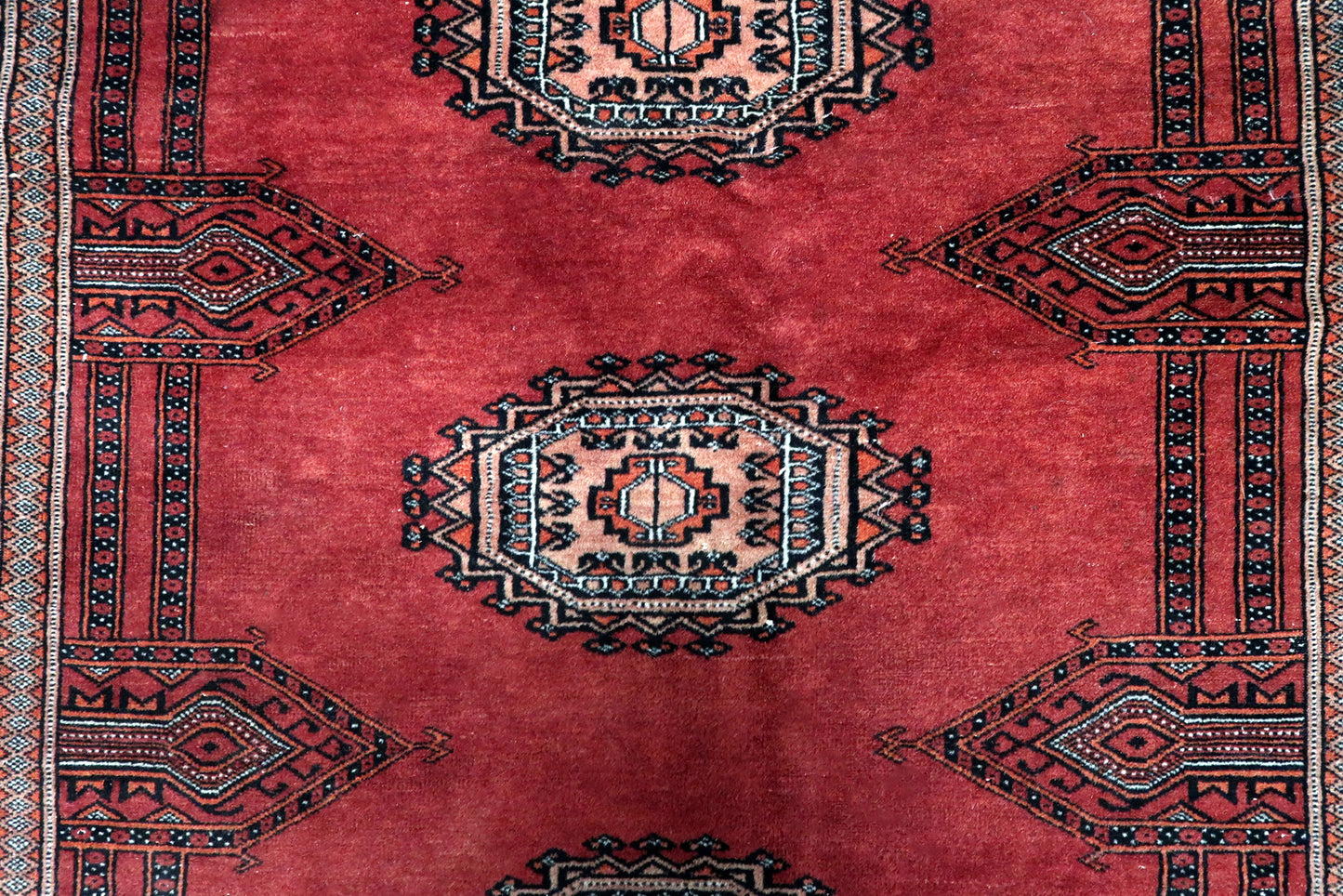 Bukhara Style Rug - Fine Details