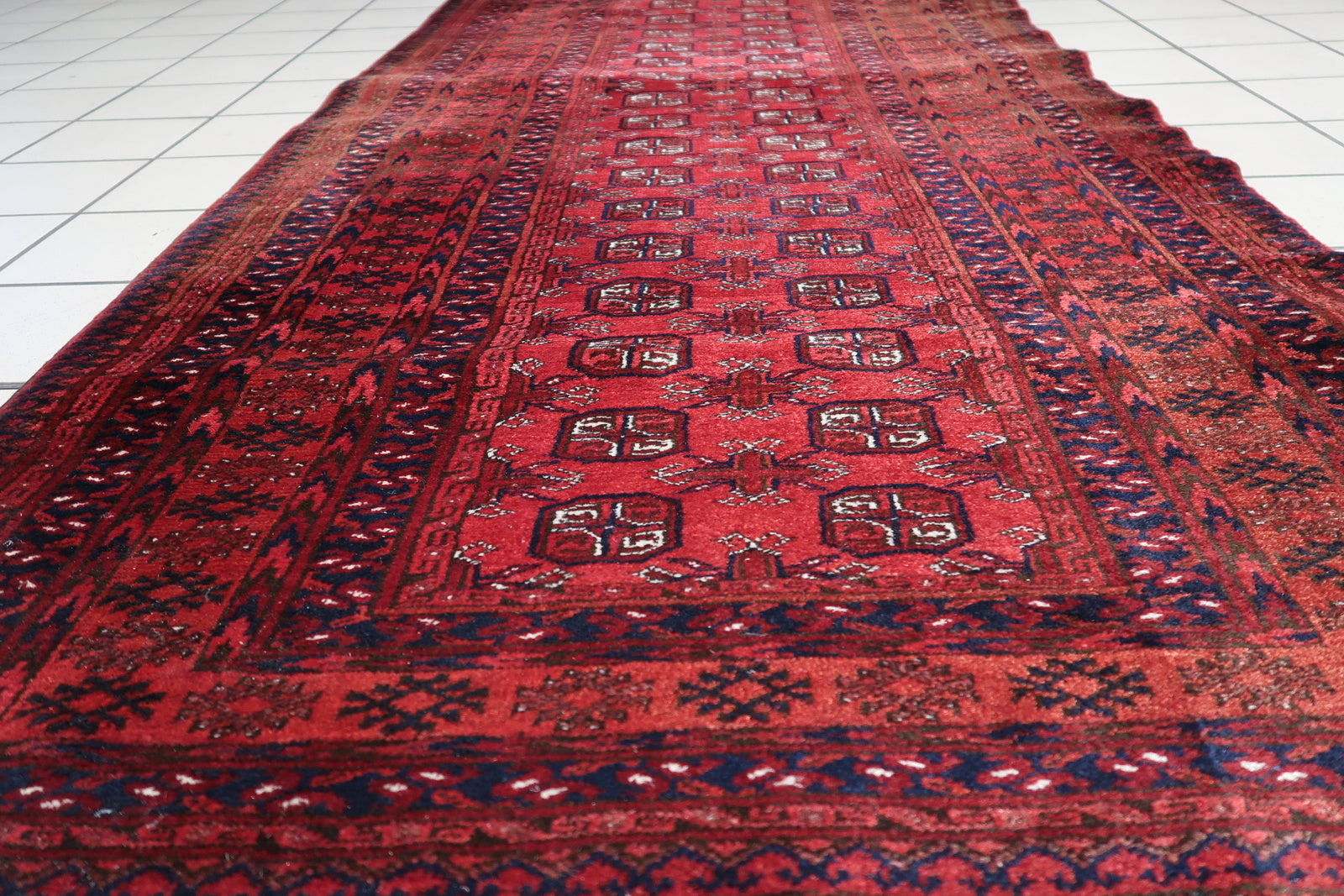 Artistic Craftsmanship in Afghan Ersari Rug