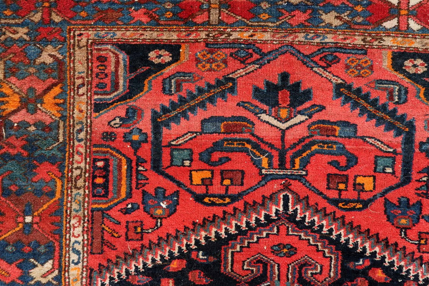 Intricate Woolen Detailing - Persian Rug Craftsmanship